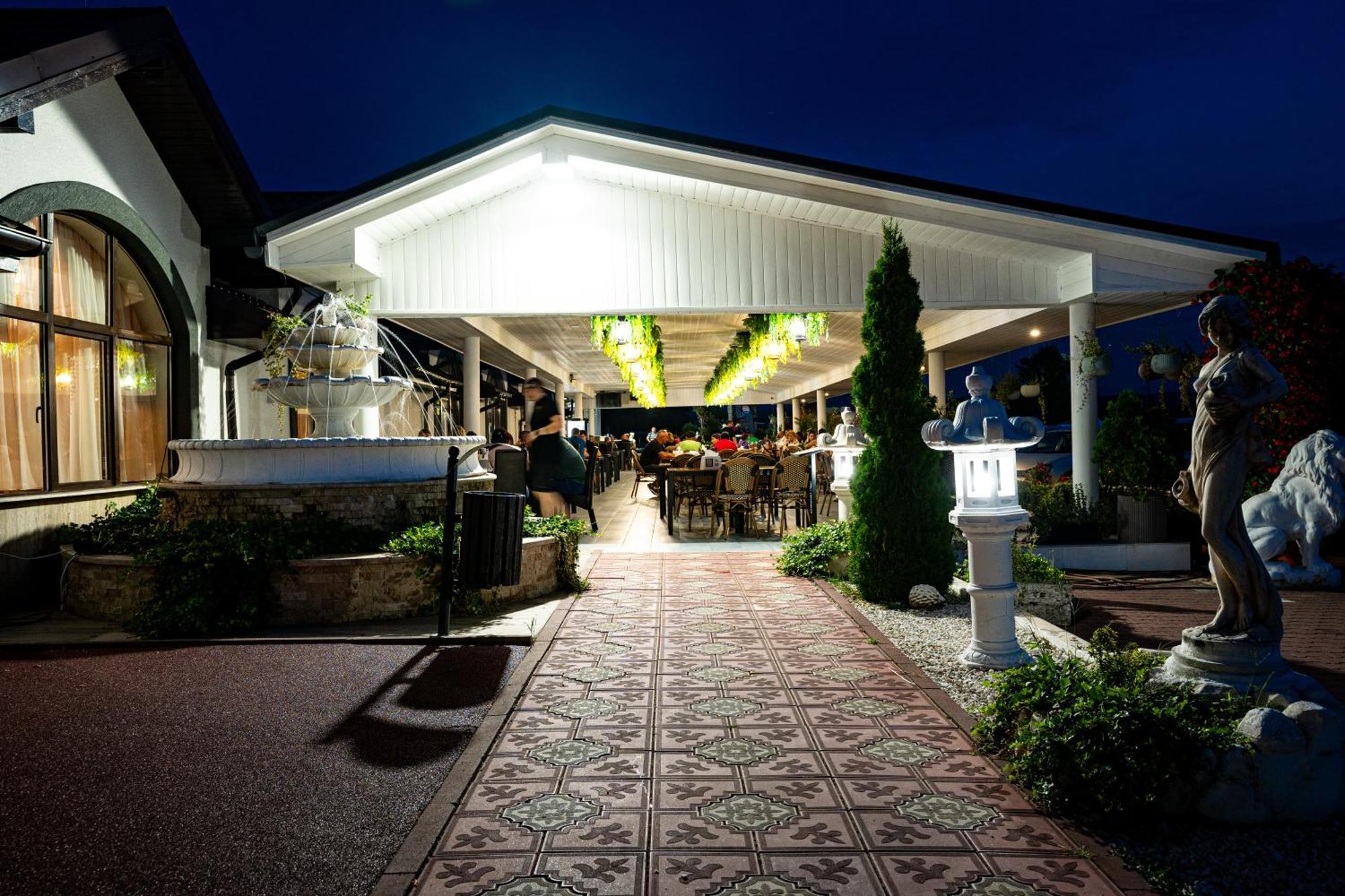 Hanul Domnesc Imperial Hotel & Spa Calan Exterior photo