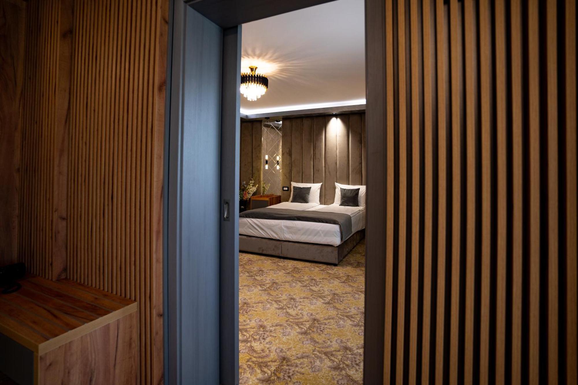 Hanul Domnesc Imperial Hotel & Spa Calan Exterior photo