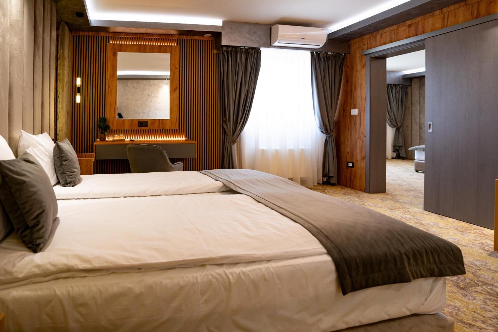 Hanul Domnesc Imperial Hotel & Spa Calan Exterior photo
