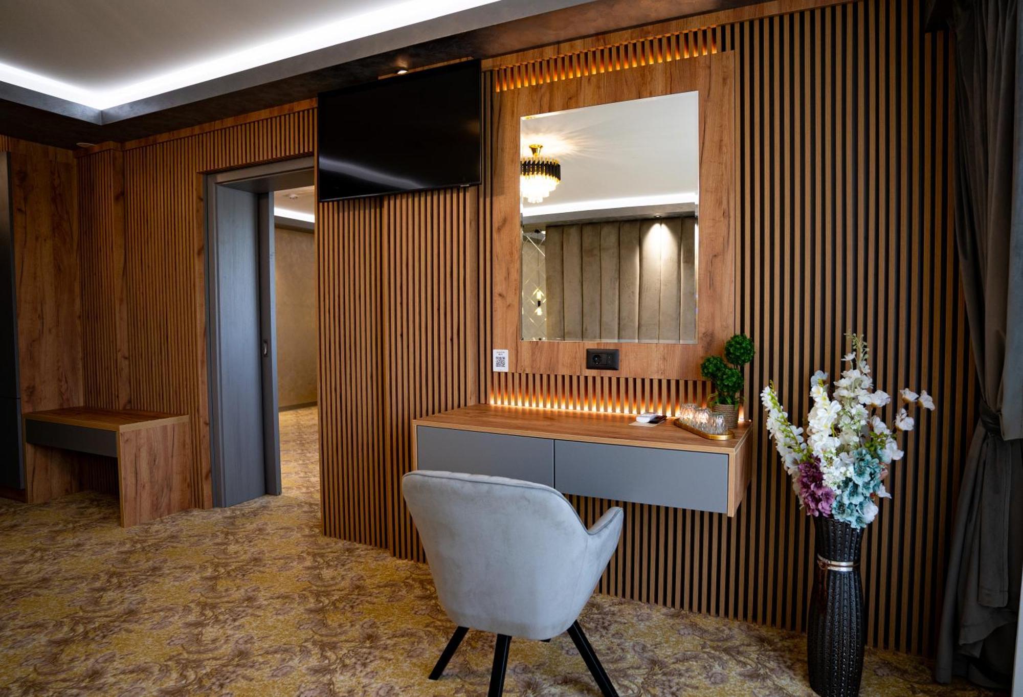 Hanul Domnesc Imperial Hotel & Spa Calan Exterior photo